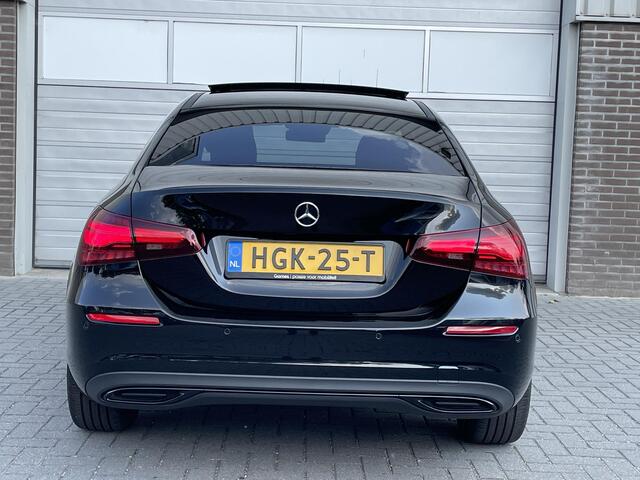 Mercedes-Benz A-KLASSE Limousine 180 Luxury | Panoramadak | Nightpakket |