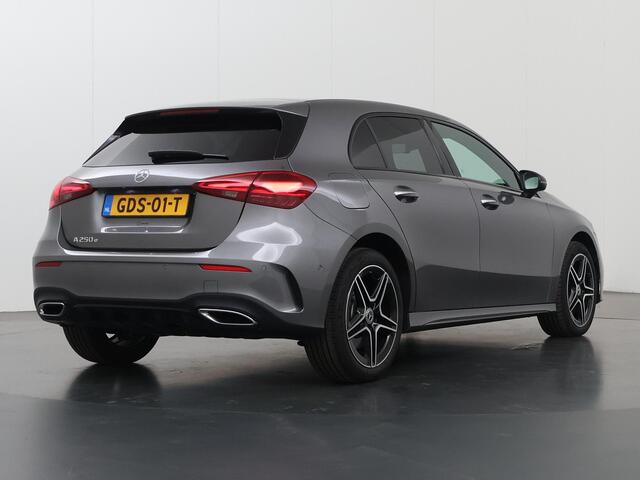 Mercedes-Benz A-KLASSE 250e Star Edition AMG NIGHT | Apple Carplay/Android Auto | MultiBEAM LED | Keyless Entry | Sfeerverlichting | Dodehoekassistent | Camera |