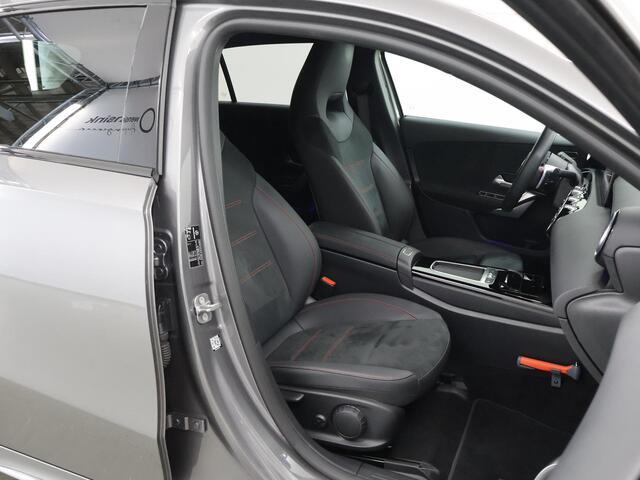 Mercedes-Benz A-KLASSE 250e Star Edition AMG NIGHT | Apple Carplay/Android Auto | MultiBEAM LED | Keyless Entry | Sfeerverlichting | Dodehoekassistent | Camera |