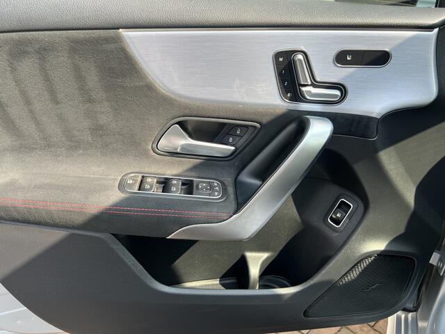 Mercedes-Benz A-KLASSE 250 e Business Solution AMG Limited panoramadak night pakket