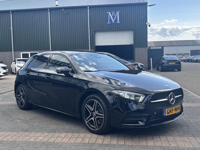 Mercedes-Benz A-KLASSE 250 e Business Solution AMG Limited PHEV PLUG-IN HYBRIDE| PANORAMA DAK | AMBILIGHT | STOELVERWARMING | CAMERA | BLACK OPTIC PAKKET | WIDESCREEN DISPLAY | APPLE CARPLAY | RIJKLAAR MET 12 MND BOVAG GARANTIE |