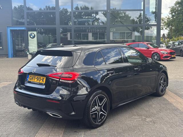Mercedes-Benz A-KLASSE 250 e Business Solution AMG Limited PHEV PLUG-IN HYBRIDE| PANORAMA DAK | AMBILIGHT | STOELVERWARMING | CAMERA | BLACK OPTIC PAKKET | WIDESCREEN DISPLAY | APPLE CARPLAY | RIJKLAAR MET 12 MND BOVAG GARANTIE |