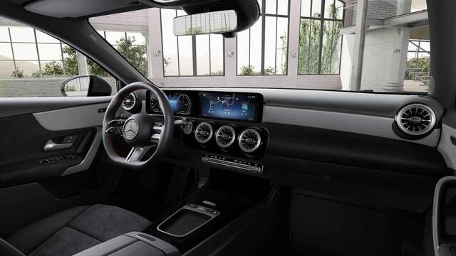 Mercedes-Benz A-KLASSE 250e Star Edition AMG Line | Night | Panoramadak | Sfeerverlichting | Stoelverwarming | Parkeercamera |