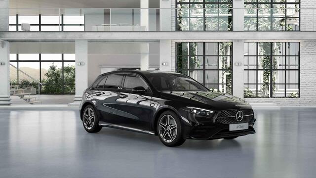 Mercedes-Benz A-KLASSE 180 Star Edition AMG Line | Panoramaschuifdak | Night | Multibeam LED | DISTRONIC | Dodehoekassistent