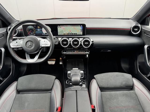 Mercedes-Benz A-KLASSE 200 Business Solution AMG Night | Panorama | 19" | Widescreen | NL Auto NAP