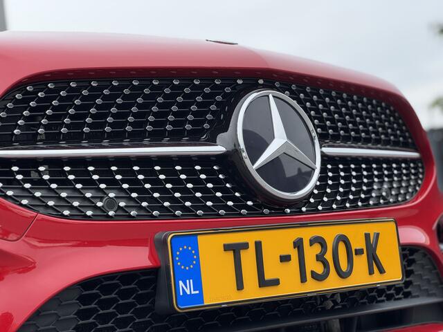 Mercedes-Benz A-KLASSE 200 Business Solution AMG Night | Panorama | 19" | Widescreen | NL Auto NAP