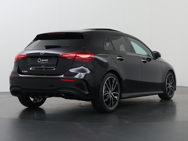 Mercedes-Benz A-KLASSE 180 Business Solution AMG | Panoramaschuifdak | AMG Line Plus | Night | Head-up display | Dodehoekassist |