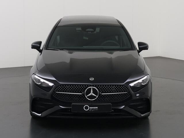 Mercedes-Benz A-KLASSE 180 Business Solution AMG | Panoramaschuifdak | AMG Line Plus | Night | Head-up display | Dodehoekassist |