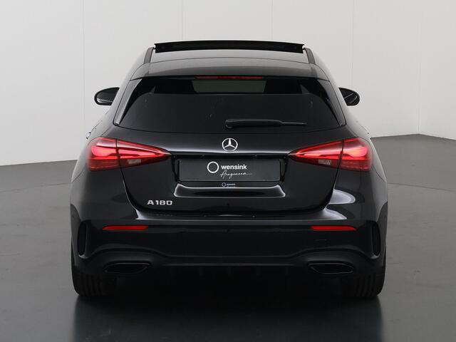 Mercedes-Benz A-KLASSE 180 Business Solution AMG | Panoramaschuifdak | AMG Line Plus | Night | Head-up display | Dodehoekassist |