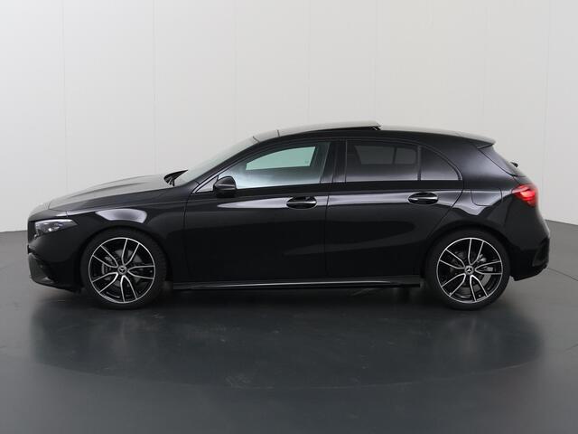Mercedes-Benz A-KLASSE 180 Business Solution AMG | Panoramaschuifdak | AMG Line Plus | Night | Head-up display | Dodehoekassist |