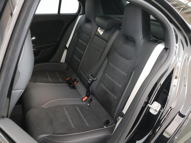 Mercedes-Benz A-KLASSE 180 Business Solution AMG | Panoramaschuifdak | AMG Line Plus | Night | Head-up display | Dodehoekassist |