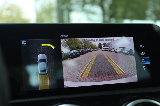Mercedes-Benz A-KLASSE 180 PREMIUM PLUS | LED | NAVI | TREKHAAK | PDC | STOELVER. | WIDESCREEN