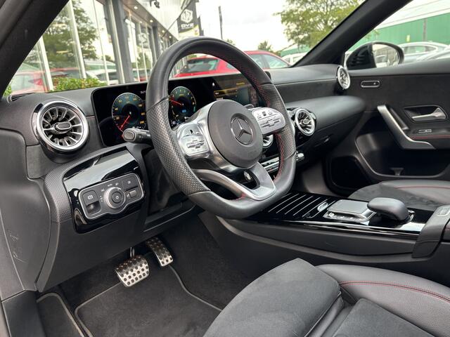 Mercedes-Benz A-KLASSE 250 e Premium AMG | Night | Pano | Camera | 19" LMV | BTW