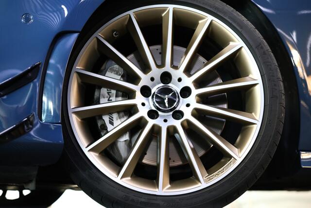 Mercedes-Benz A-KLASSE AMG 35 4MATIC Premium BURMESTER PANO KUIPST ''19