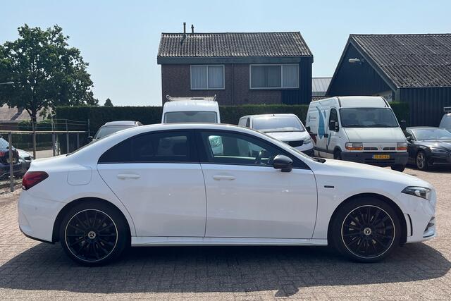 Mercedes-Benz A-KLASSE 250 e | Pano | Ambient | Widescreen