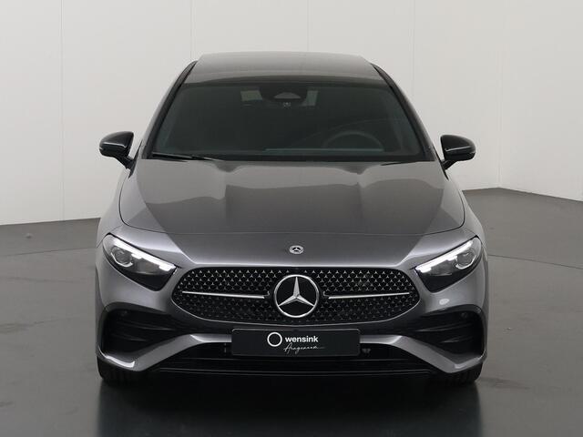 Mercedes-Benz A-KLASSE 250e Business Solution AMG | Panoramaschuifdak | Nightpakket | 19 inch AMG-velgen