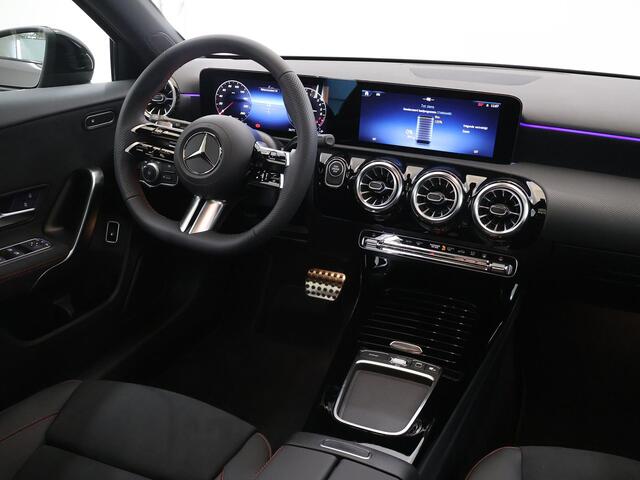 Mercedes-Benz A-KLASSE 250e Business Solution AMG | Panoramaschuifdak | Nightpakket | 19 inch AMG-velgen