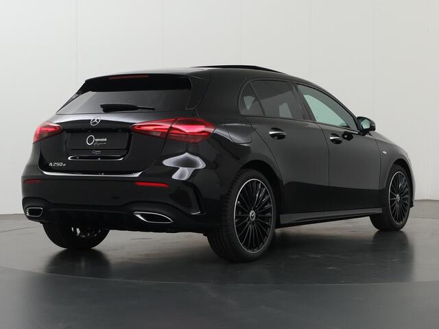 Mercedes-Benz A-KLASSE 250e Business Solution AMG | Panoramaschuifdak | Night | 360°-camera | Stoelverwarming voor |