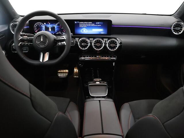 Mercedes-Benz A-KLASSE 250e Business Solution AMG | Panoramaschuifdak | Night | 360°-camera | Stoelverwarming voor |