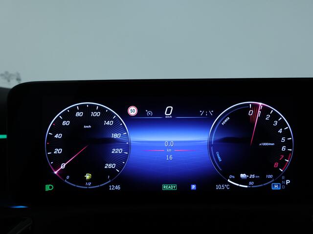 Mercedes-Benz A-KLASSE 250 e Star Edition AMG Line | Nightpakket | Parkeerpakket met achteruitrijcamera | KEYLESS GO | Dodehoekassistent | Antidiefstalpakket URBAN GUARD PLUS | Sfeerverlichting | Verwarmde stoelen vooraan |