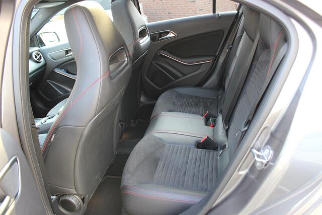 Mercedes-Benz A-KLASSE 180 Sport Edition AMG Pack, Night Pack, Panoramadak, PDC incl Camera, Klima, Winterpack. 1e eigenaar
