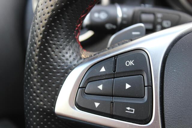 Mercedes-Benz A-KLASSE 180 Sport Edition AMG Pack, Night Pack, Panoramadak, PDC incl Camera, Klima, Winterpack. 1e eigenaar