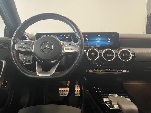 Mercedes-Benz A-KLASSE 200 Business Solution | Camera | Sfeerverlichting | Wide Screen |