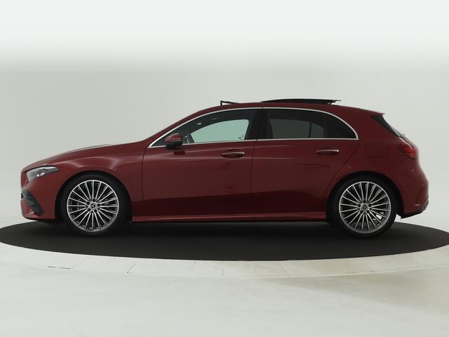 Mercedes-Benz A-KLASSE 180 AMG Line Plus LIMITED | Antidiefstalpakket URBAN GUARD PLUS | Dodehoekassistent | Parkeerpakket met 360°-camera | Extra USB-poorten | KEYLESS GO | Sfeerverlichting | Head-up display | Verwarmde stoelen vooraan |