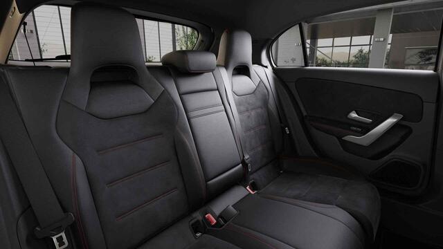 Mercedes-Benz A-KLASSE 250e Business Solution AMG | Panorama-schuifdak | Night pakket | Sfeerverlichting | Stoelverwarming