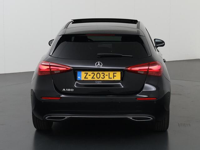 Mercedes-Benz A-KLASSE 180 Star Edition Luxury Line | Panoramadak | Achteruitrijcamera | Stoelverwarming | Widescreen | Sfeerverlichting |