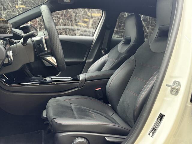 Mercedes-Benz A-KLASSE 180 AMG Line Ambilight