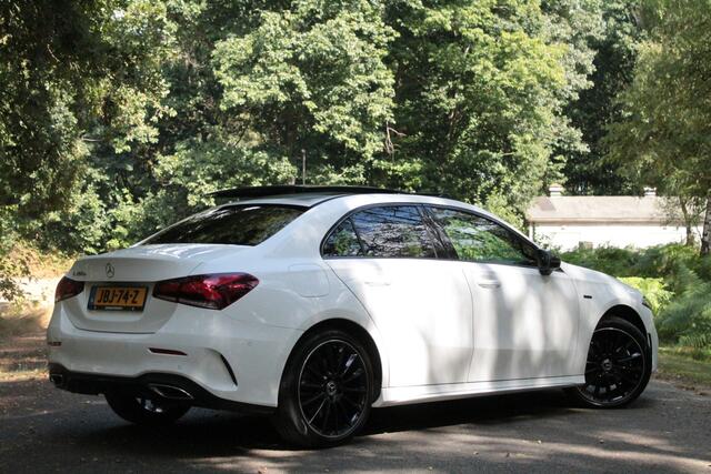 Mercedes-Benz A-KLASSE 250 e | Pano | Ambient | Widescreen