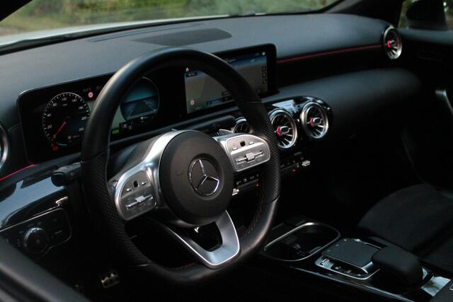 Mercedes-Benz A-KLASSE 250 e | Pano | Ambient | Widescreen