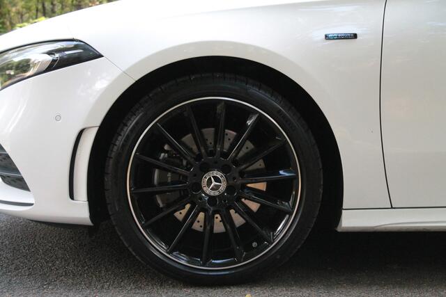 Mercedes-Benz A-KLASSE 250 e | Pano | Ambient | Widescreen