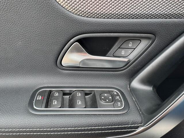 Mercedes-Benz A-KLASSE 250 e Business Solution Luxury Limited