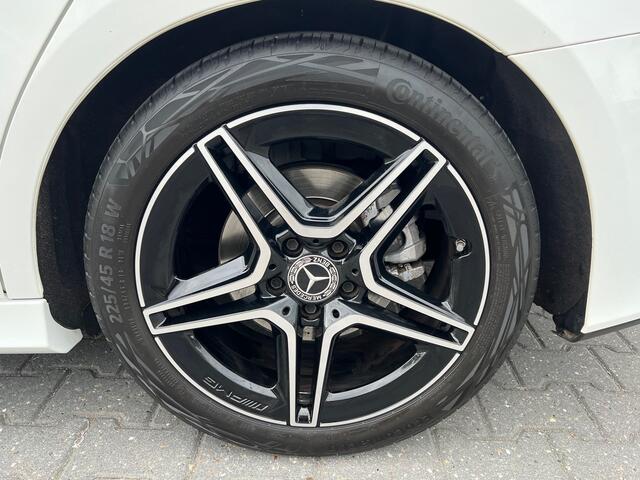 Mercedes-Benz A-KLASSE 200 Business Solution AMG AUT. / PANO / WIDESCREEN
