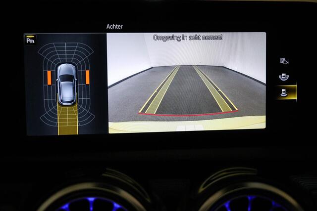 Mercedes-Benz A-KLASSE 250 e Luxury Line | PANORAMADAK | DAB | SFEERVERLICHTING | CAMERA | 19"