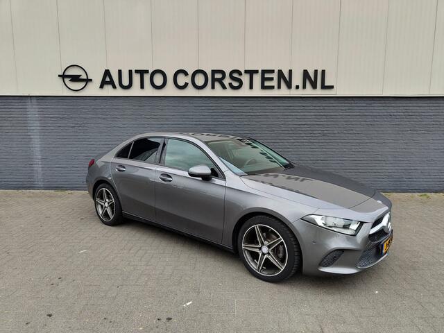 Mercedes-Benz A-KLASSE 180 Sedan Navi Ecc Camera Cruise Control Pdc Keyless Stoelverwarming Regen-Lichtsensor Led Lmv Bluetooth