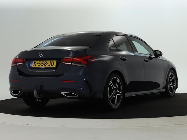 Mercedes-Benz A-KLASSE 180 Limousine AMG | Night Pakket | Trekhaak af fabriek | Sfeerverlichting | Parkeer pakket | Spiegel pakket | Inclusief 24 maanden MB Certified garantie voor Europa.