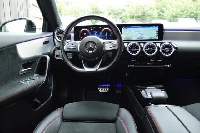 Mercedes-Benz A-KLASSE 250 e AMG Led Panorama Distronic Head-Up Camera 360 Night Keyless Pdc