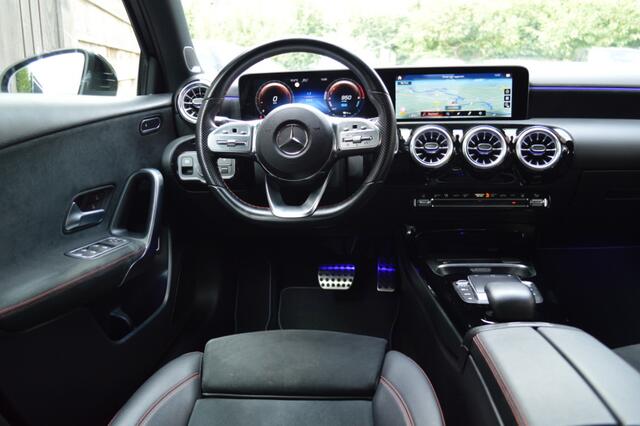 Mercedes-Benz A-KLASSE 250 e AMG Led Panorama Distronic Burmester Camera 360 Night Pdc