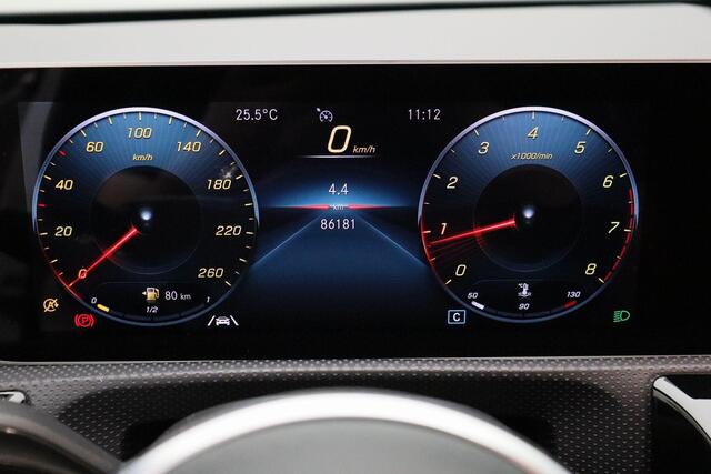 Mercedes-Benz A-KLASSE 200 Premium 2018 Camera | Lederen bekleding | Stoelverwarming | Cruise control | Navigatie | LED | Lichtmetaal | Digitaal dashboard | PDC | Bluetooth