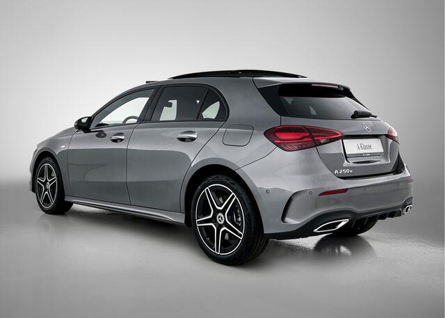 Mercedes-Benz A-KLASSE 250 e Business Solution AMG | Nightpakket | Parkeerpakket met achteruitrijcamera | KEYLESS GO | Spiegelpakket | EASY PACK achterklep | Extra USB-poorten | Sfeerverlichting | MULTIBEAM LED |