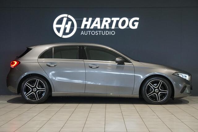 Mercedes-Benz A-KLASSE 180 d AUTOMAAT + AFNEEMBARE TREKHAAK / 18'' / LED / CAMERA