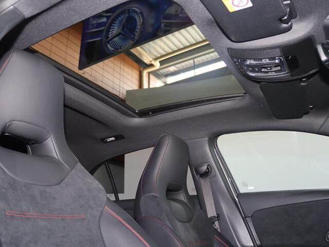 Mercedes-Benz A-KLASSE 180 Star Edition AMG Line | AMG Line Plus | | Panoramaschuifdak | Head-up display | Multibeam LED | Elektrisch voorstoelen met geheugen