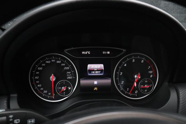 Mercedes-Benz A-KLASSE 160 Ambition | PANO-DAK | SPORTSTOELEN | HALF LEDER | PDC | LMV | CRUISE | NAVI |