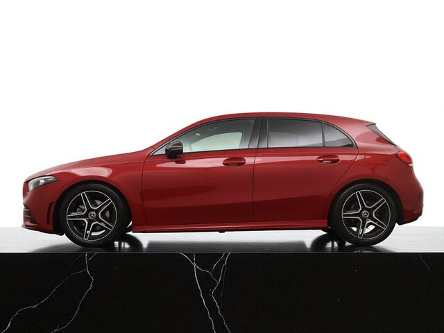 Mercedes-Benz A-KLASSE 160 Business Solution AMG - Navigatie - Camera - 18 inch LM velgen - Sportstoelen - Stoelverwarming - 12 maanden garantie