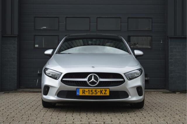 Mercedes-Benz A-KLASSE 180 Luxury Line | PANO | ACC | CAM | KEYLESS | SFEERVERLICHTING |