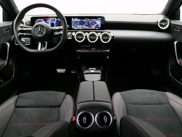 Mercedes-Benz A-KLASSE 250 e Star Edition AMG Line AMG Line | Sfeerverlichting |Achteruitrijcamera | Apple CarPlay, Inclusief 24 maanden MB Certified garantie voor Europa.
