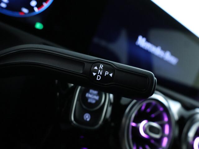 Mercedes-Benz A-KLASSE 180 Business Solution Luxury Sfeerverlichting | Trekhaak | Achteruitrijcamera. Inclusief 48 maanden MB Certified garantie voor Europa.